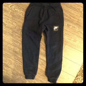 Nike boys joggers. Navy. Medium